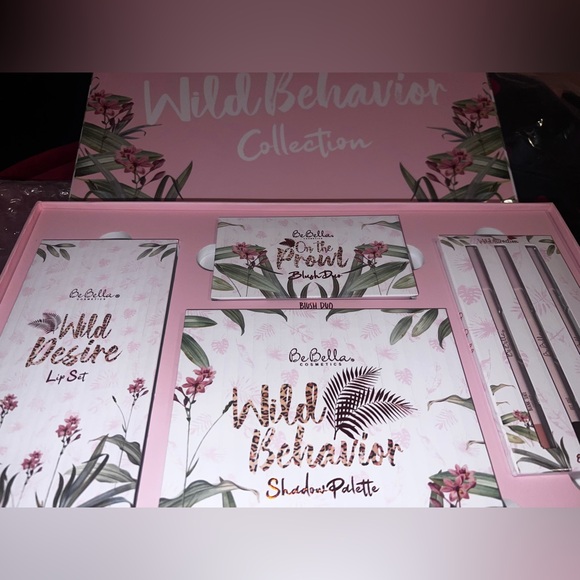 Bebella Other - Wild Behavior Eyeshadow Palette - Pink and Brown